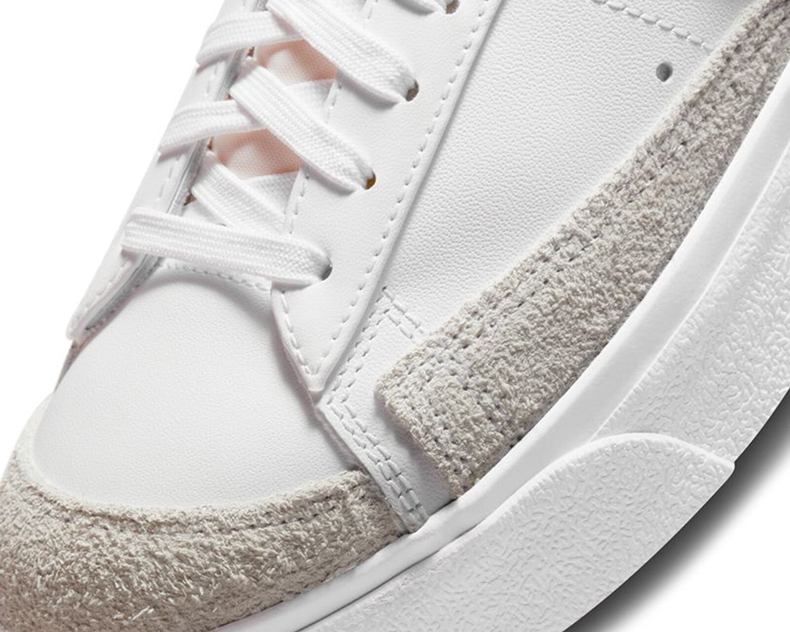 Nike Beyaz Nike Blazer Low Platform