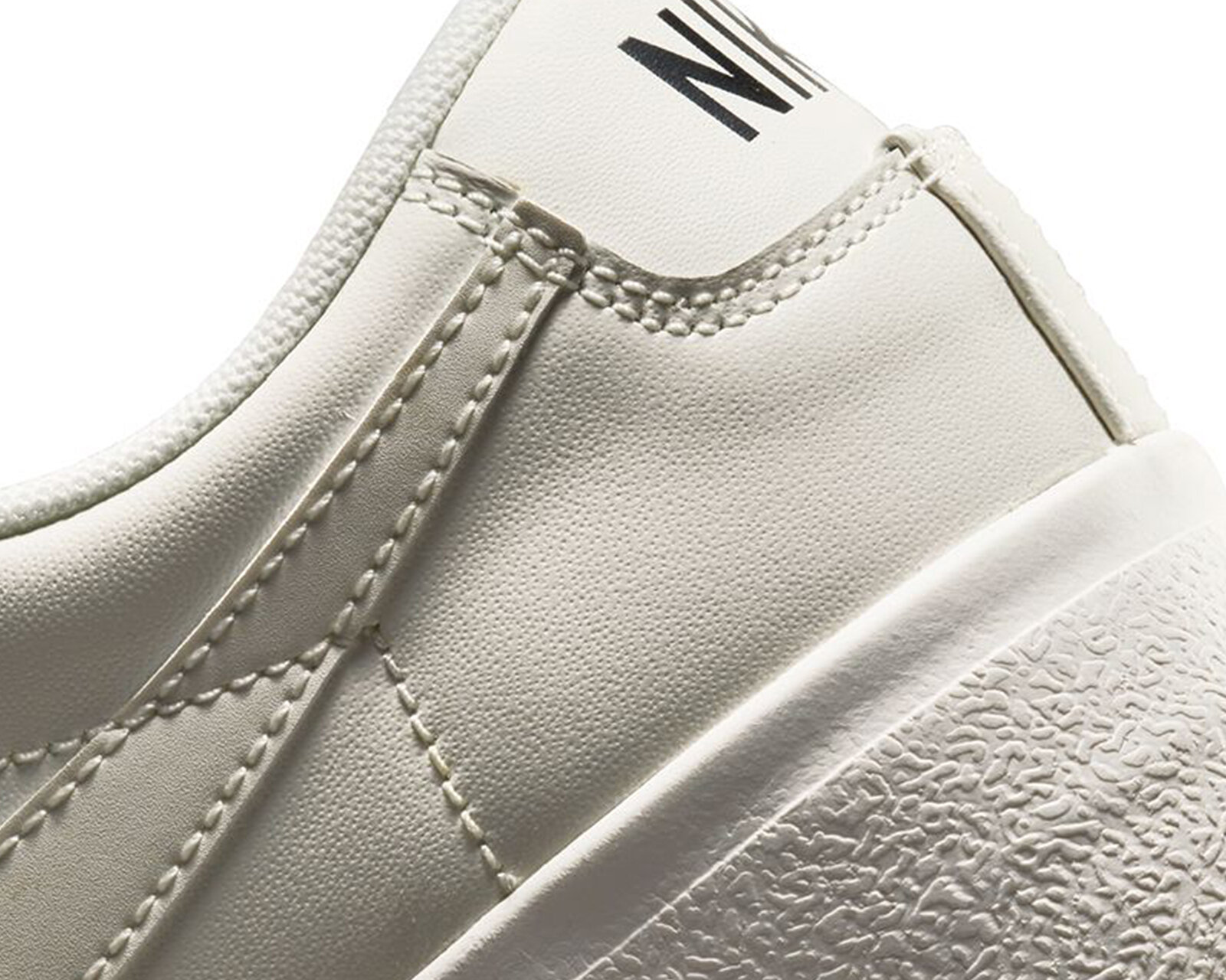 Nike Nike Blazer Low Platform