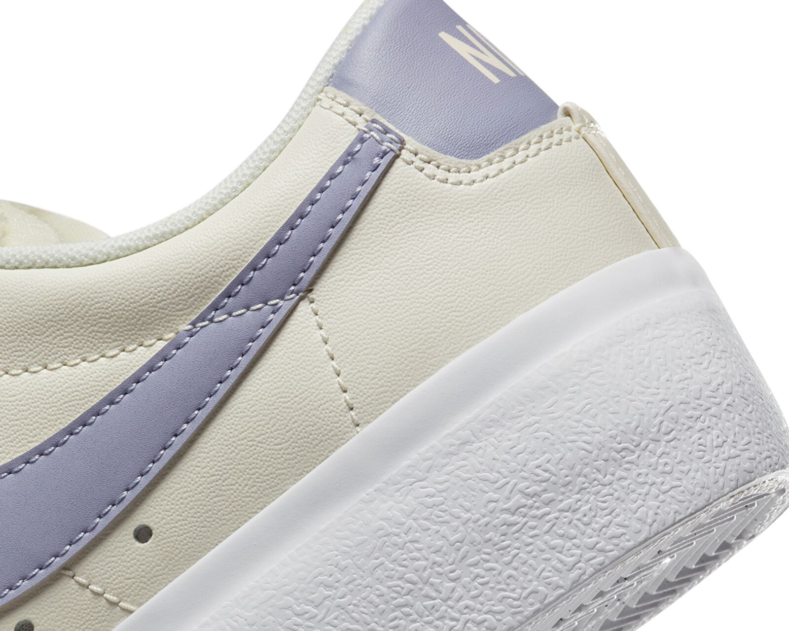 Nike Nike Blazer Low Platform