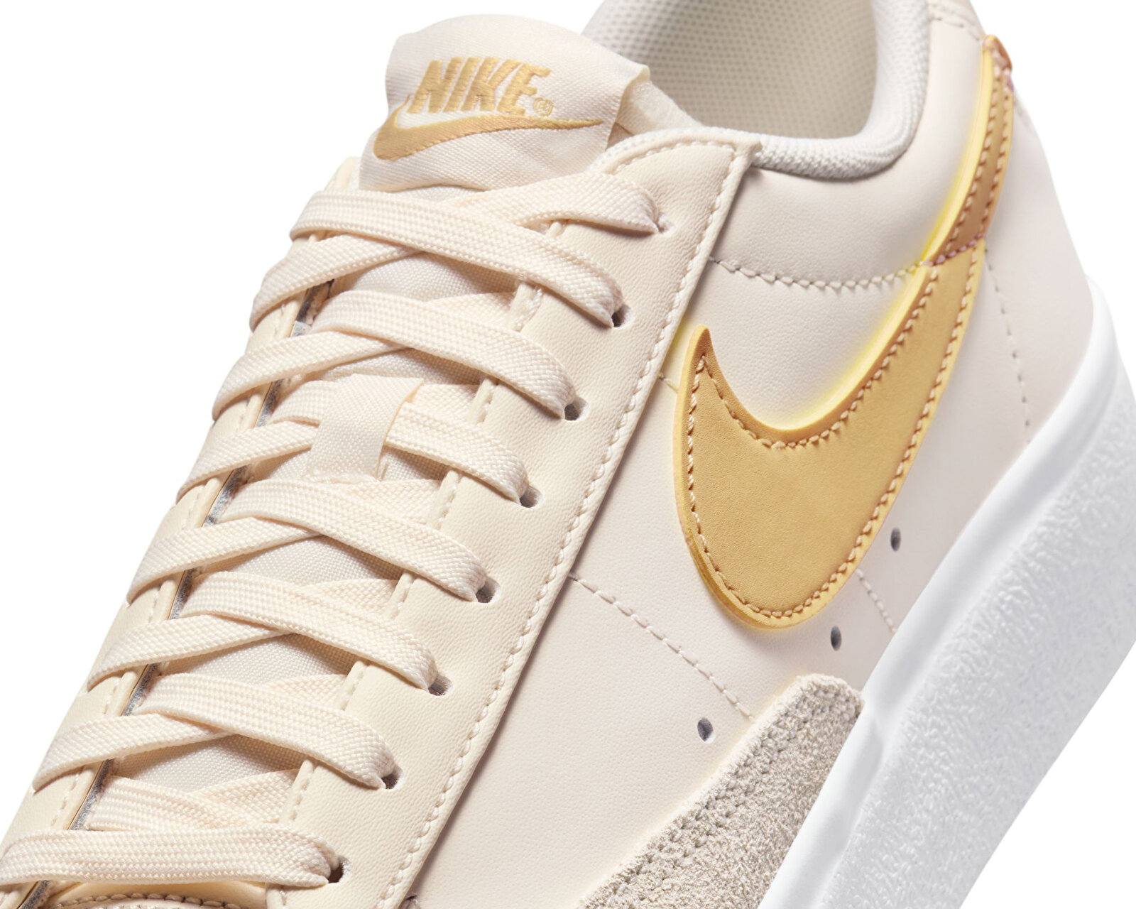 Nike Krem Nike Blazer Low Platform