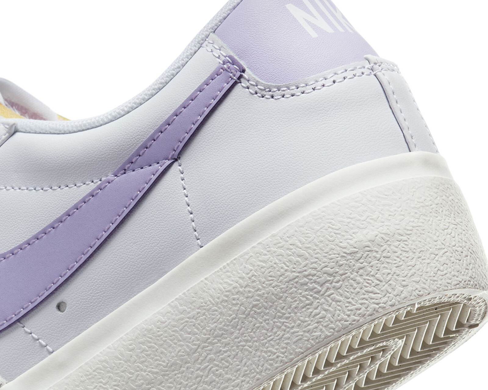 Nike Beyaz Nike Blazer Low Platform