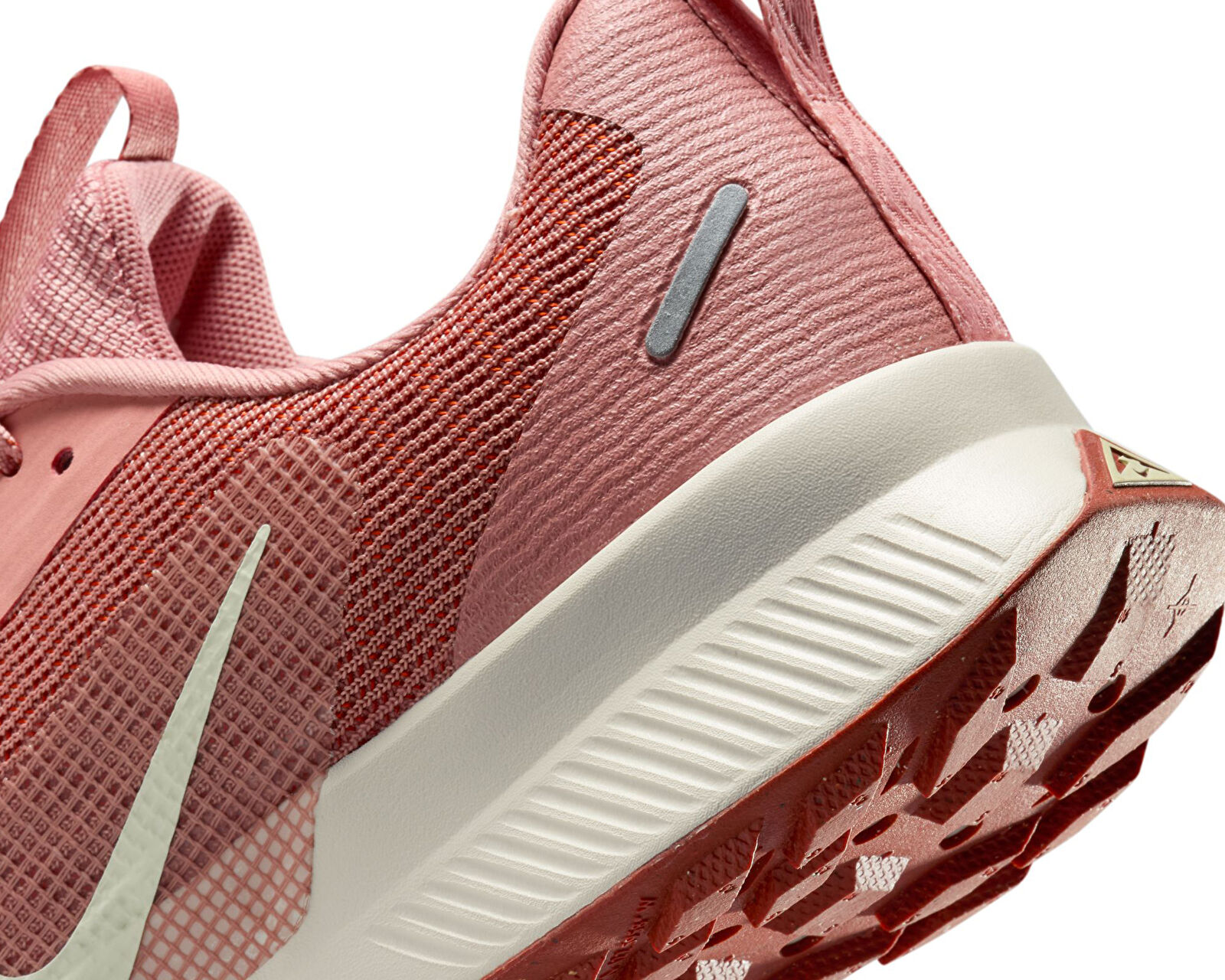 Nike Pembe Nike Juniper TRAIL 3