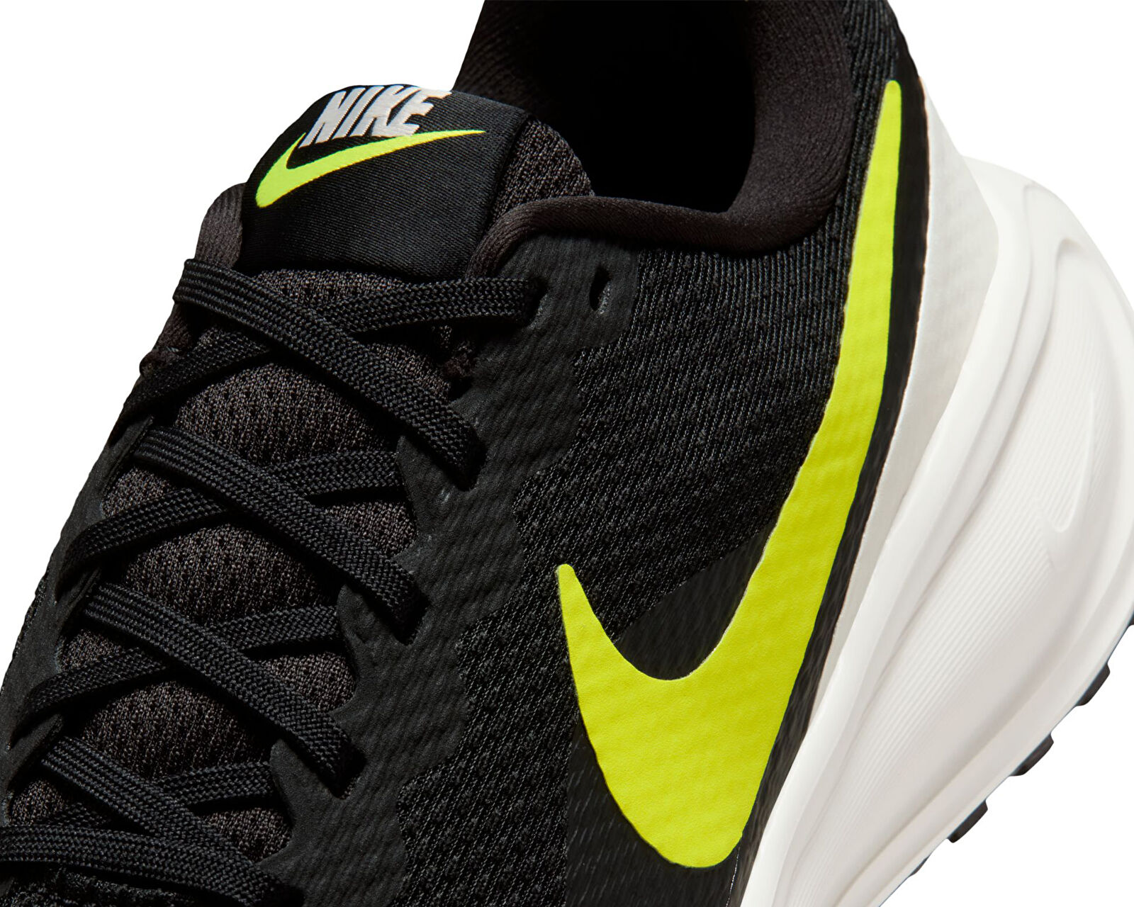 Nike Siyah Nike Revolution 8