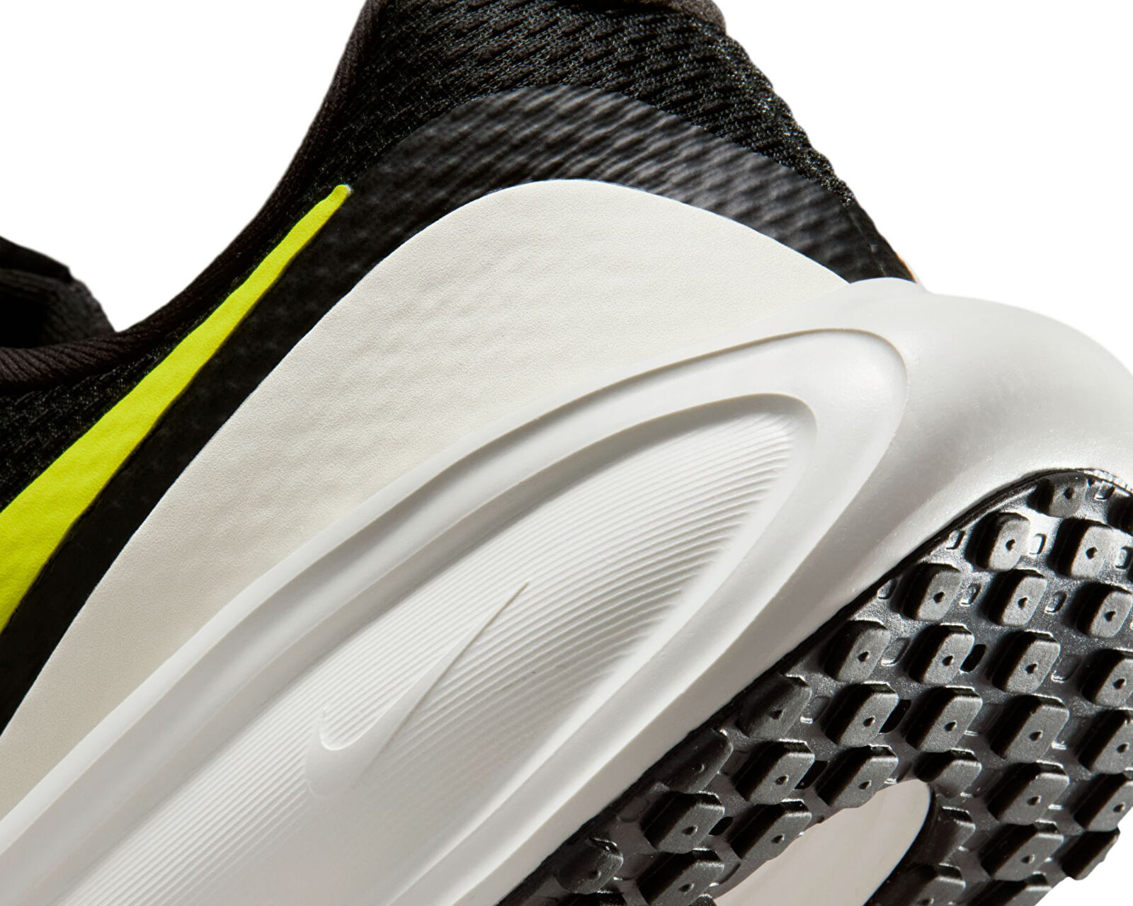 Nike Siyah Nike Revolution 8