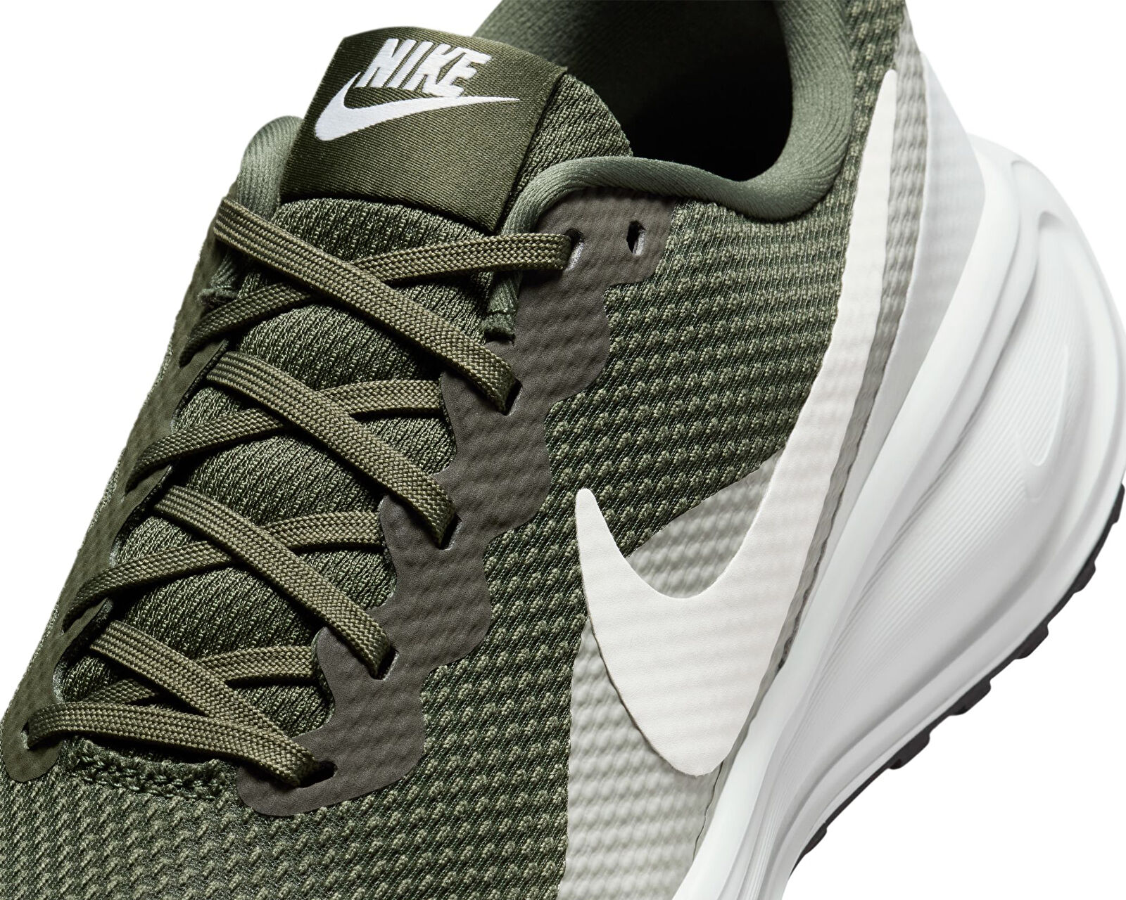 Nike Haki Nike Revolution 8