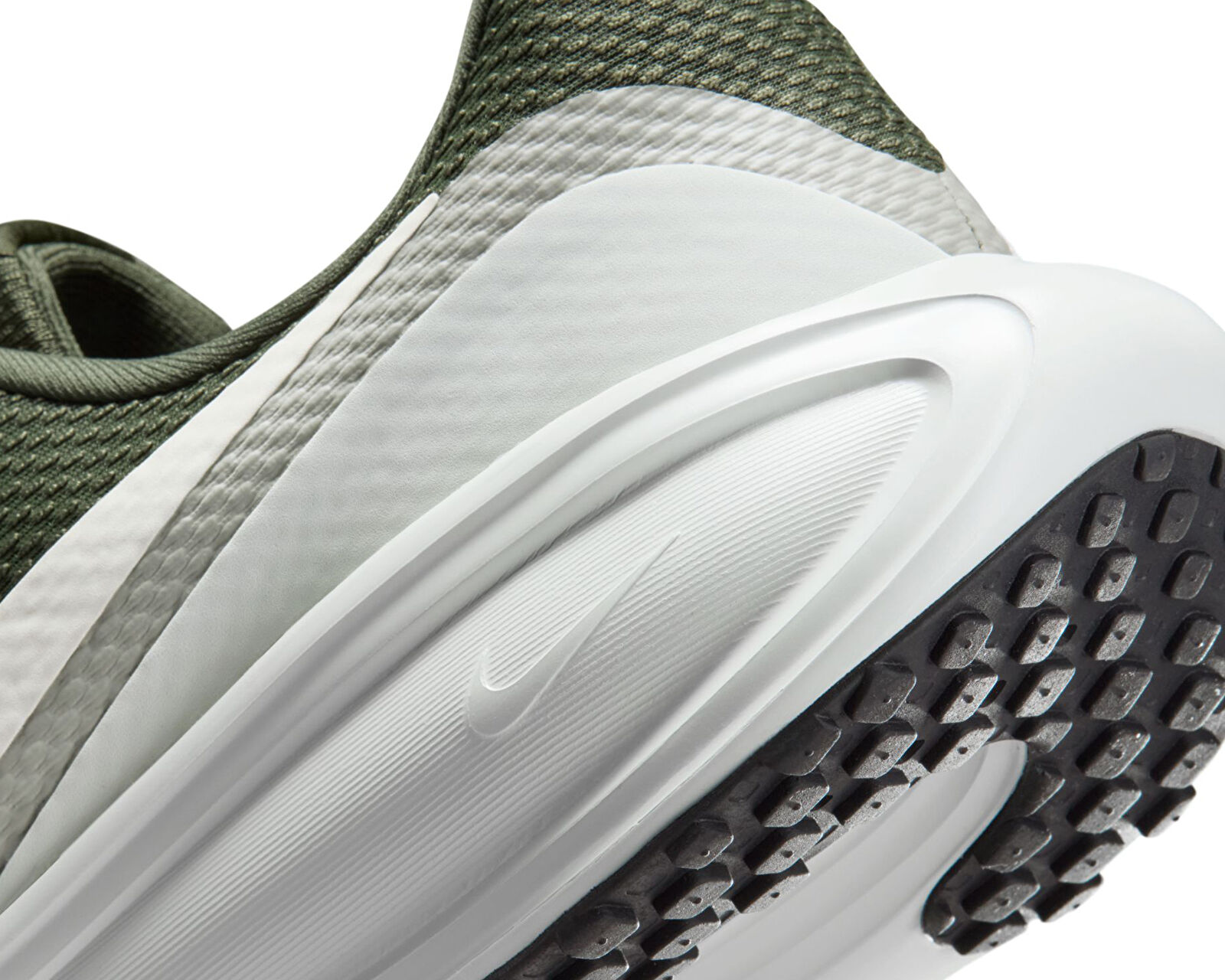 Nike Haki Nike Revolution 8