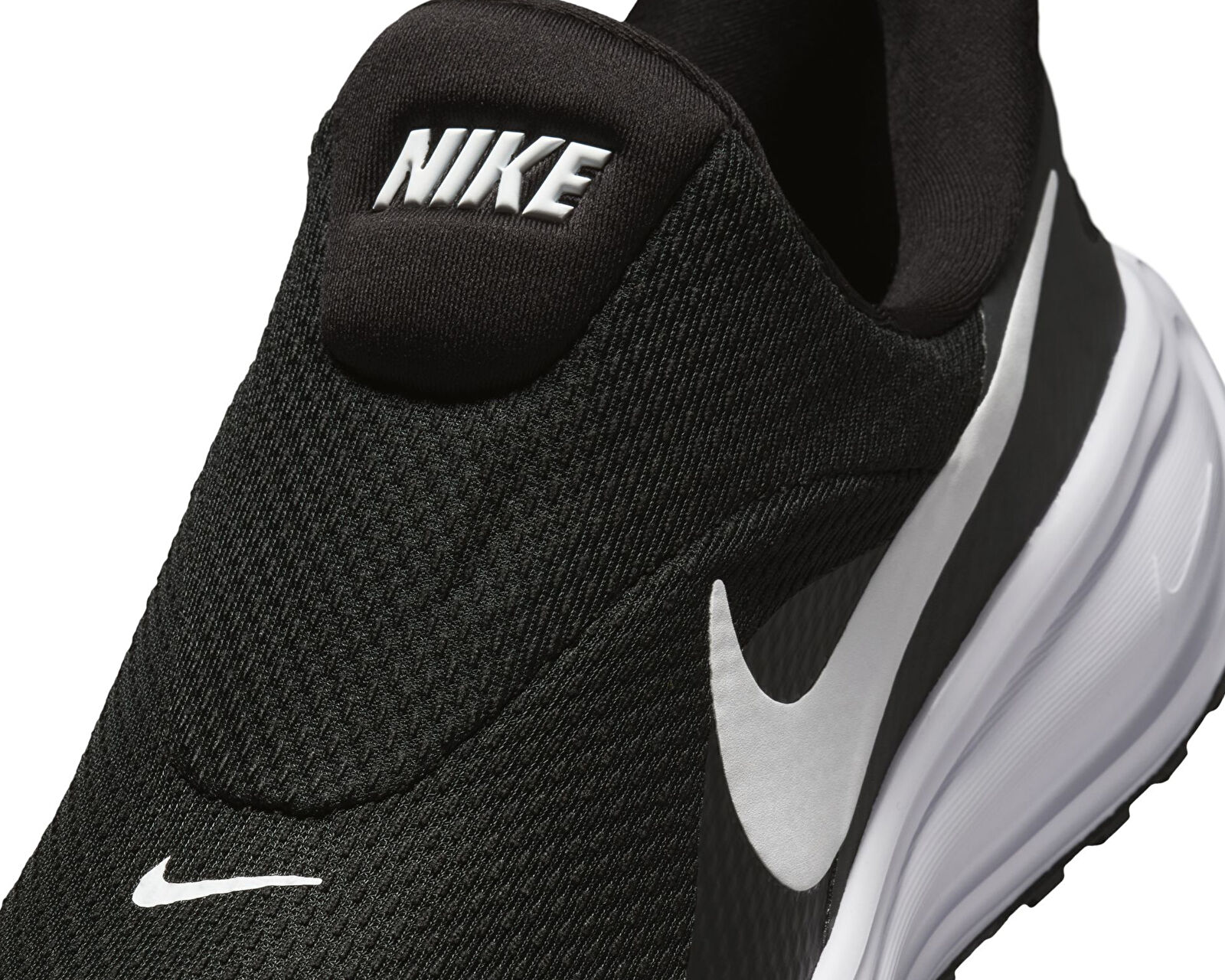 Nike Siyah Nike Revolution 8