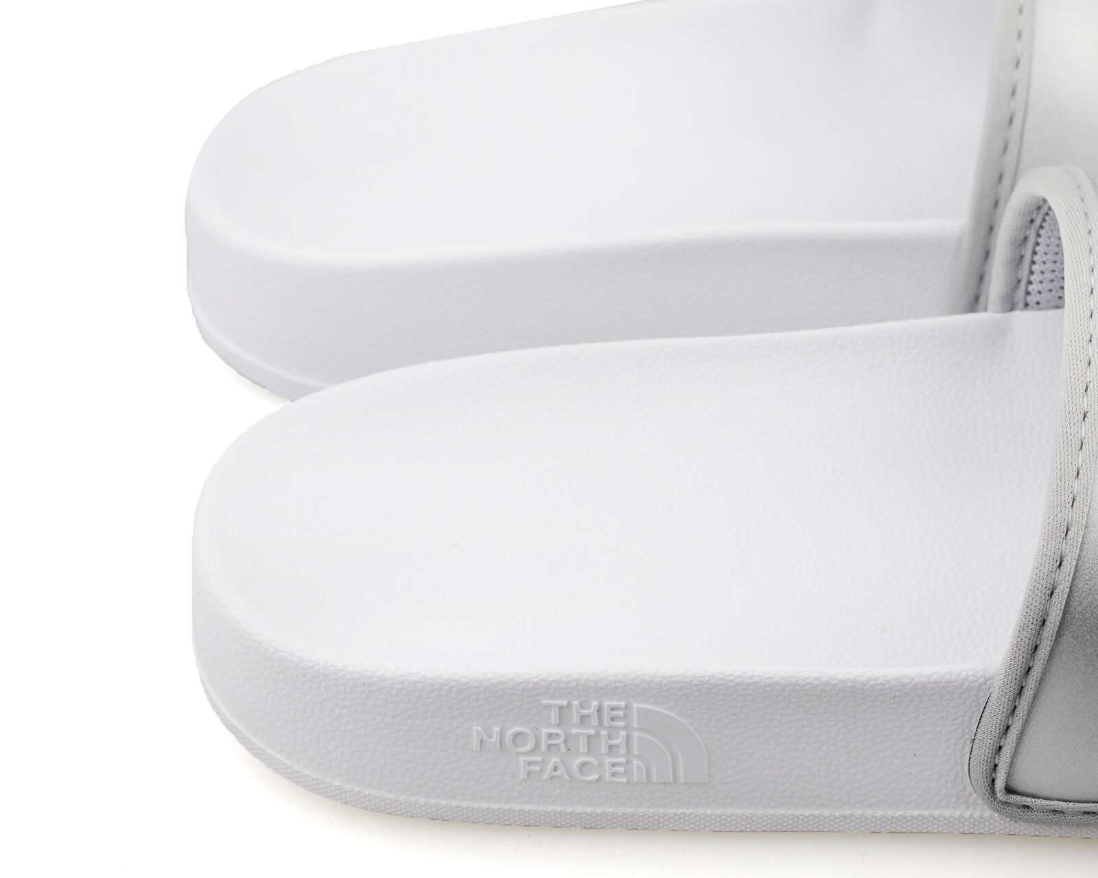 The North Face Gri The North Face Base Camp Slide iii Metallic