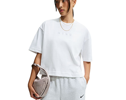 W NSW NK LUXE BXY TEE FA26