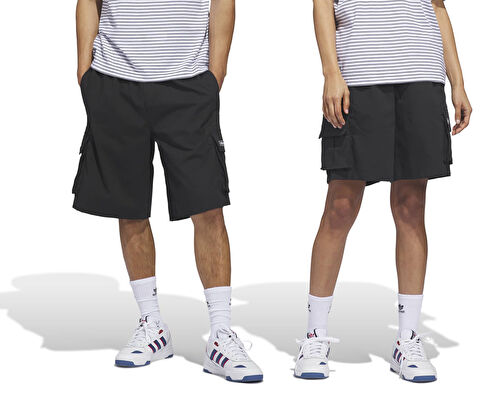 SKATEBOARDING CARGO SHORT
