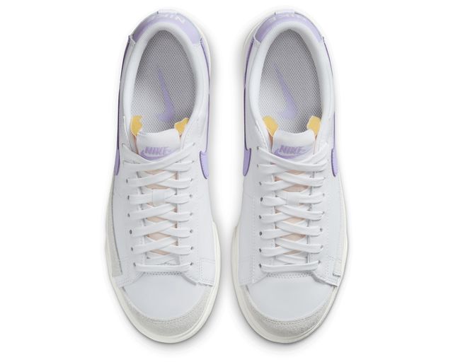 W Blazer Low '77 Kadın Nike Beyaz Kadın Günlük Ayakkabı DC4769-102