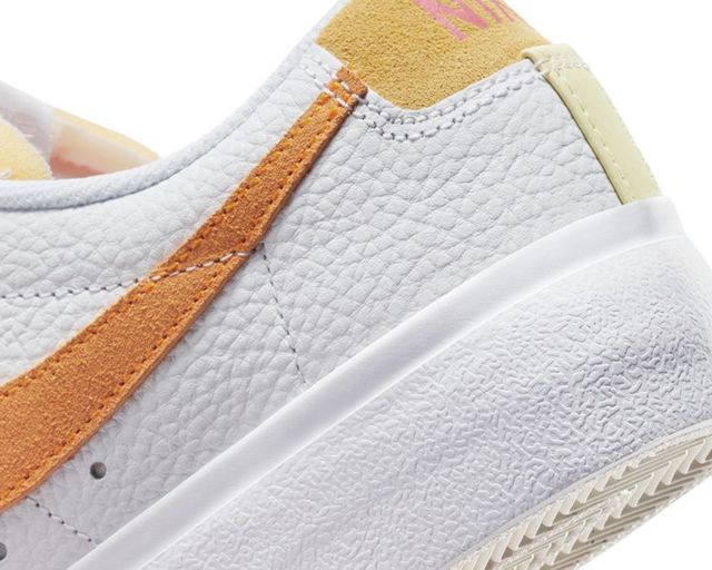 W Blazer Low '77 Kadın Nike Beyaz Kadın Günlük Ayakkabı DC4769-102