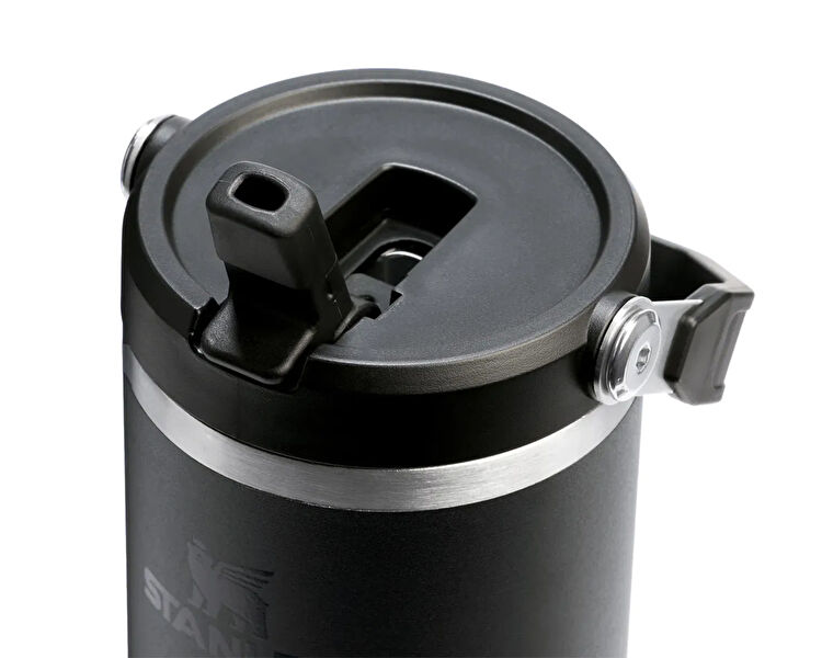 The IceFlow Flip Straw 2.0 Tumbler 0.89L