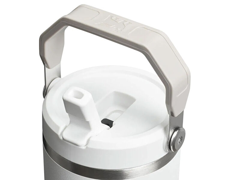 The IceFlow Flip Straw 2.0 Tumbler 0.89L