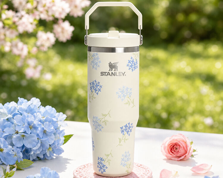 The IceFlow Flip Straw 2.0 Tumbler 0.89L