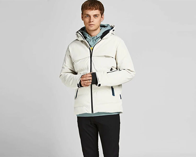 m*様 DEFORM DOCKING NYLON JACKET Ivory Ameri（アメリ）の「DEFORM DOCKING NYLON JACKET（ナイロンジャケット