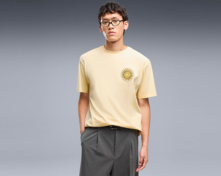 GRAPHIC SUN RELAXED TEE