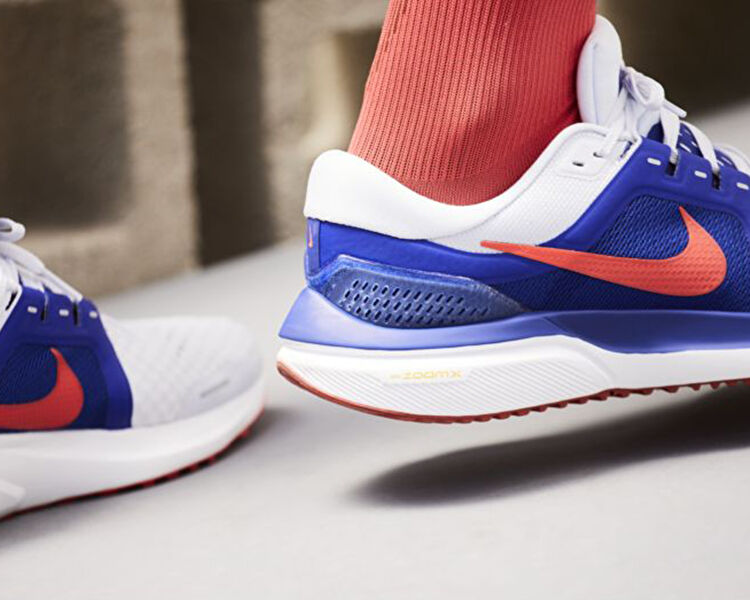Air Zoom Vomero 16