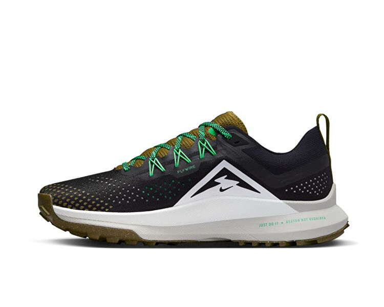 React Pegasus Trail 4
