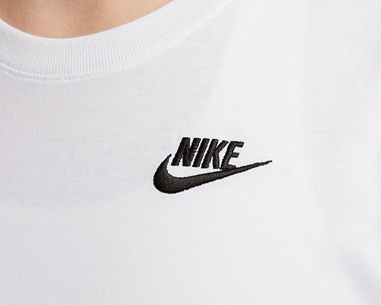 SPORTSWEAR CLUB ESSENTIALS