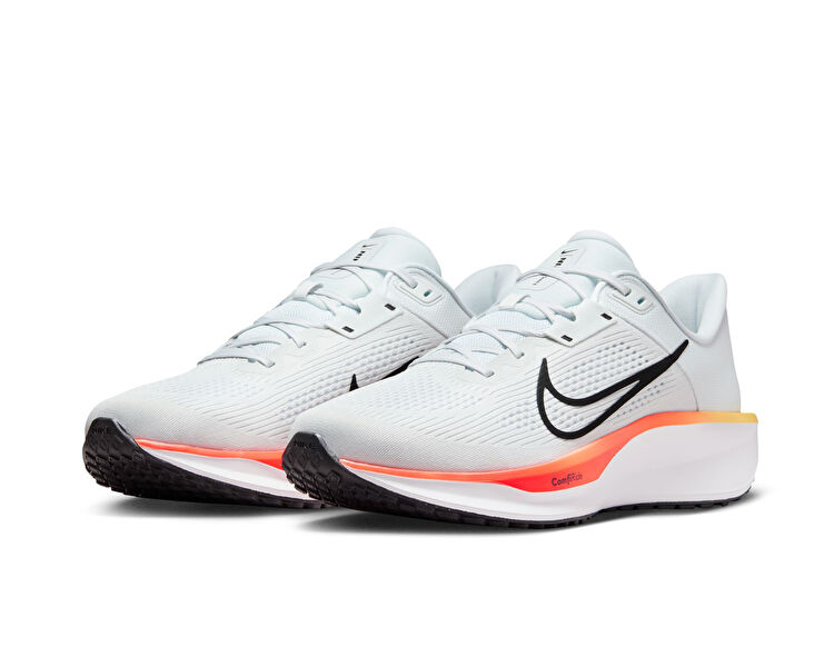 NIKE QUEST 6