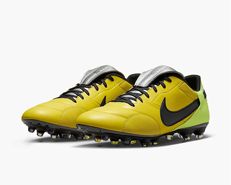 THE NIKE PREMIER III FG