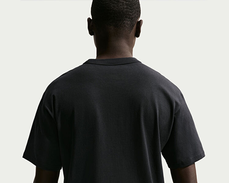 M NSW TEE LSE PREM ESS SUST