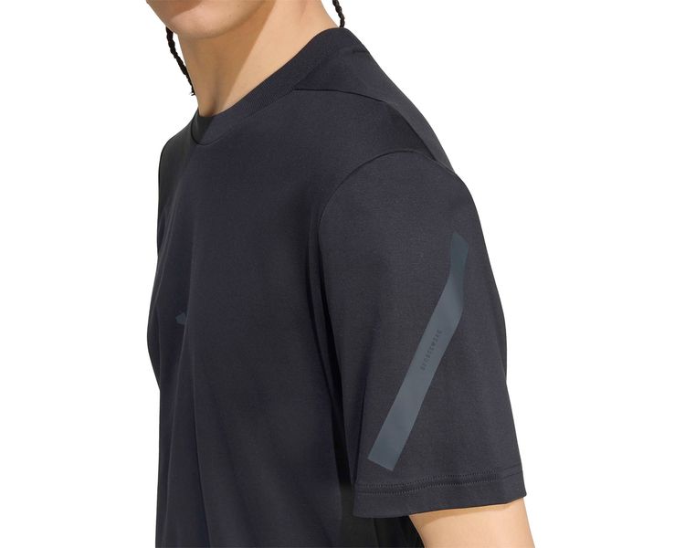 M Z.N.E. TEE RE