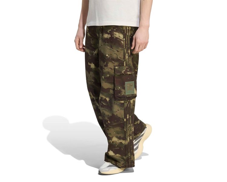 CAMO PANTS
