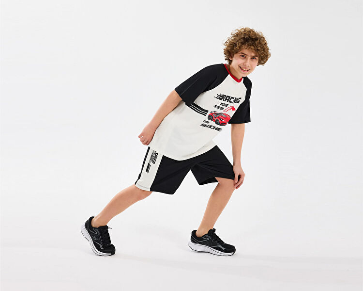 B GRAPHIC TEE T-SHIRT