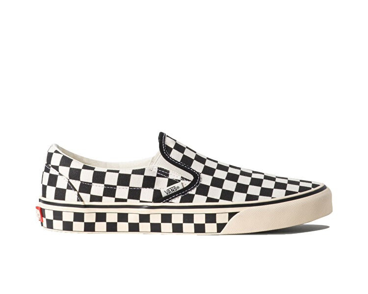 CLASSIC SLIP-ON